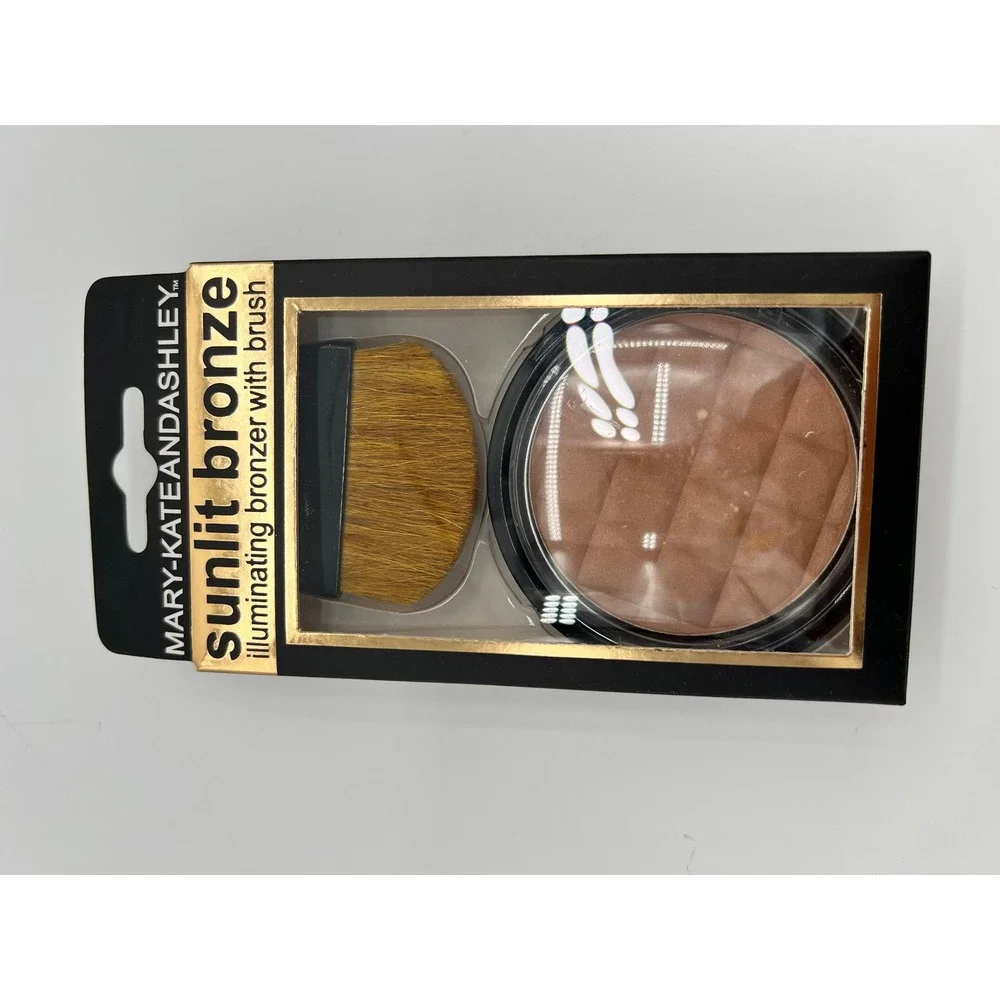 Mary-Kate and Ashley‎ Sunlit Bronze Illuminating Bronzer with Brush New